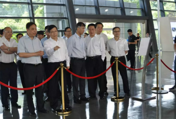 為什么說杭叉是個(gè)偉大的企業(yè)？杭州市市長也來走訪調(diào)研！