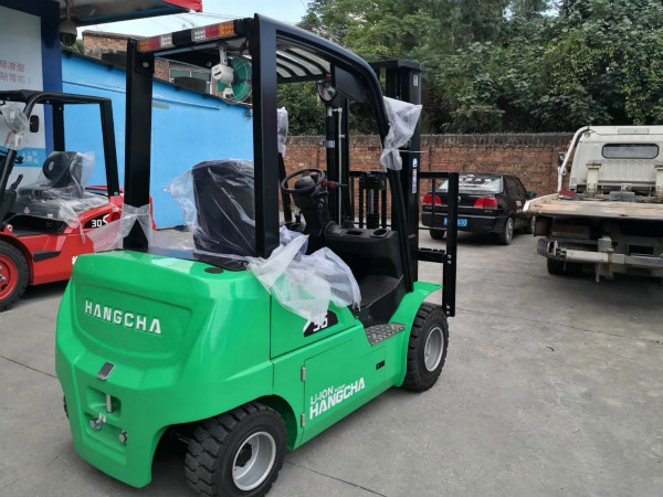 【干貨】電動(dòng)堆高車、電動(dòng)搬運(yùn)車的電機(jī)和繼電器應(yīng)該怎么保養(yǎng)？